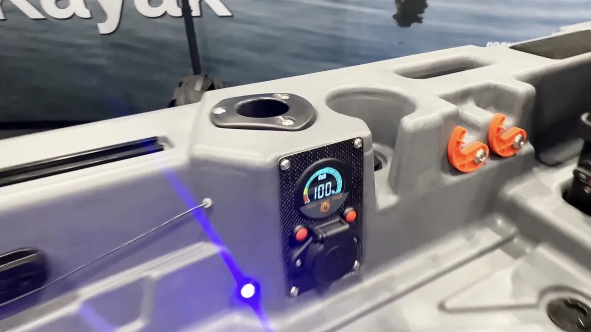FluxJet Kayak Review: Weed-Ready Electric Jet Power Without an Exposed Prop 7 FluxJet kayak control panel showing 100 percent battery charge